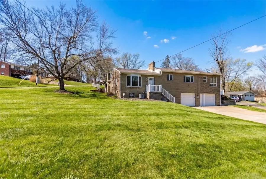 527 E Mcmurray Rd, McMurray, PA 15317 - #2