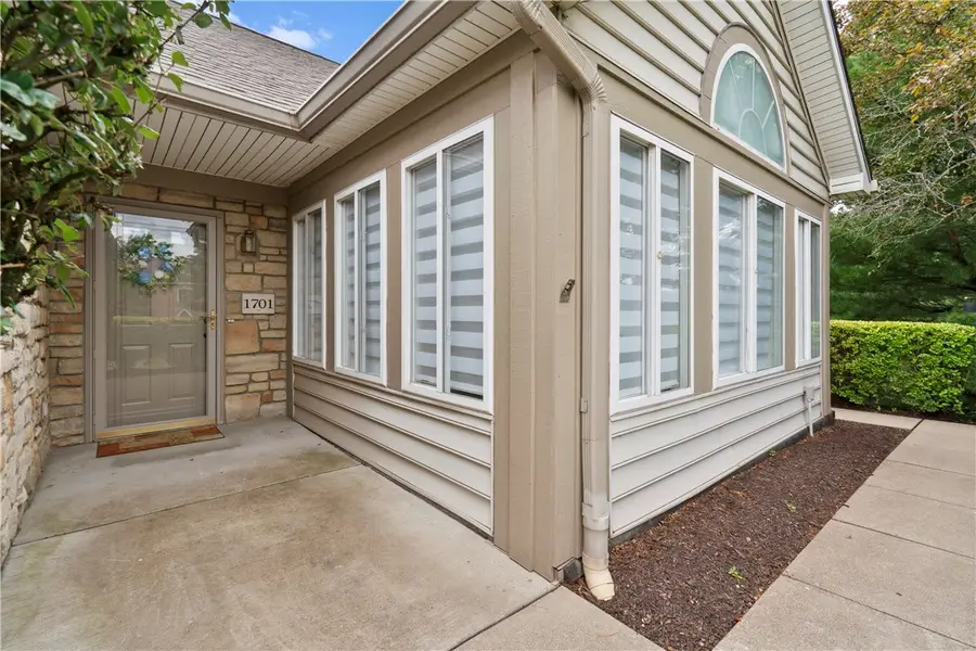 1701 Heather Heights Dr, Crescent, PA 15046 - #2
