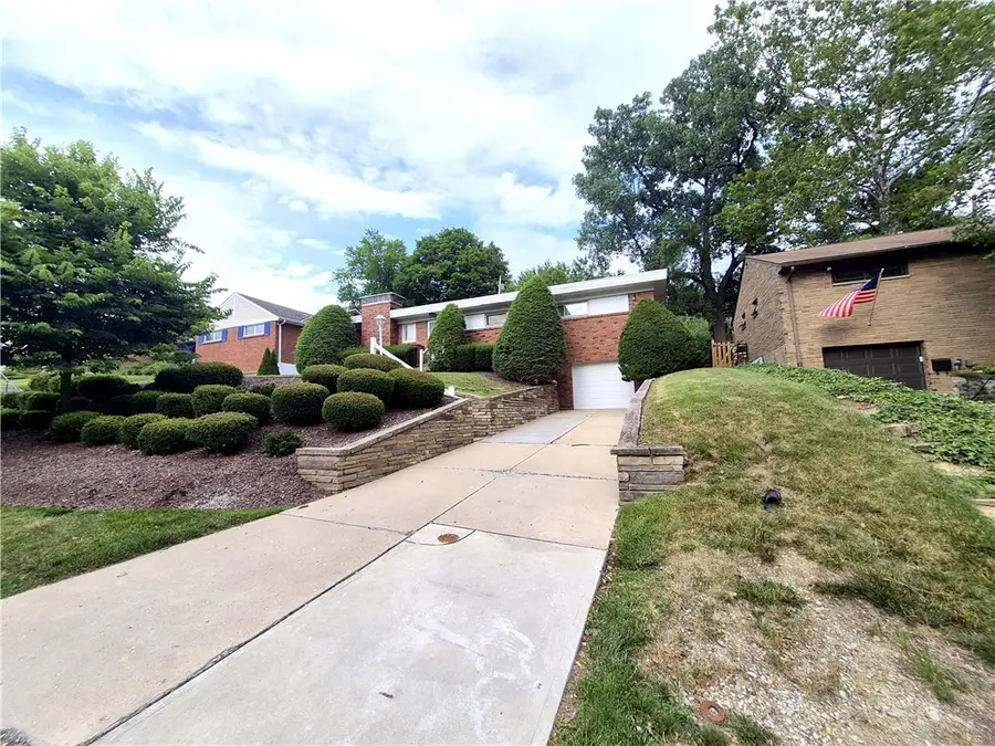 1247 Lakemont Drive, Pittsburgh, PA 15243 - #2
