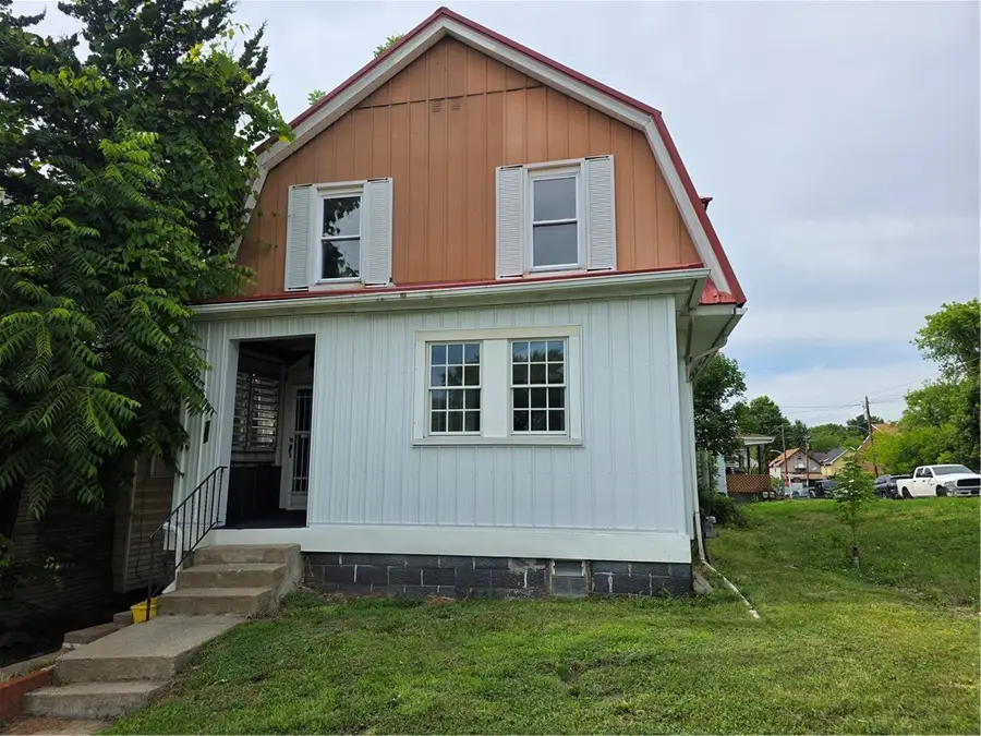 121 Catalpa Street, New Kensington, PA 15068 - #3