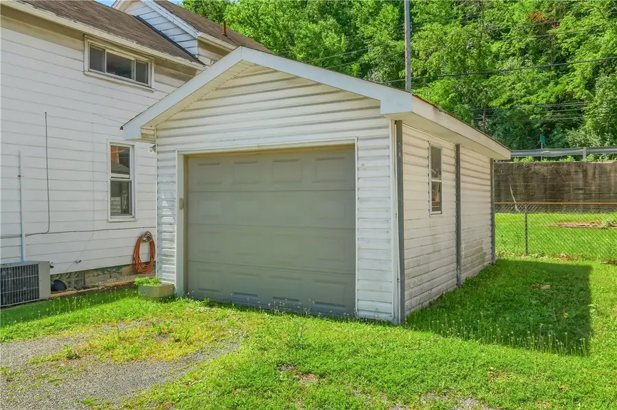 1550 Glenn Way, Stowe, PA 15136 - #3