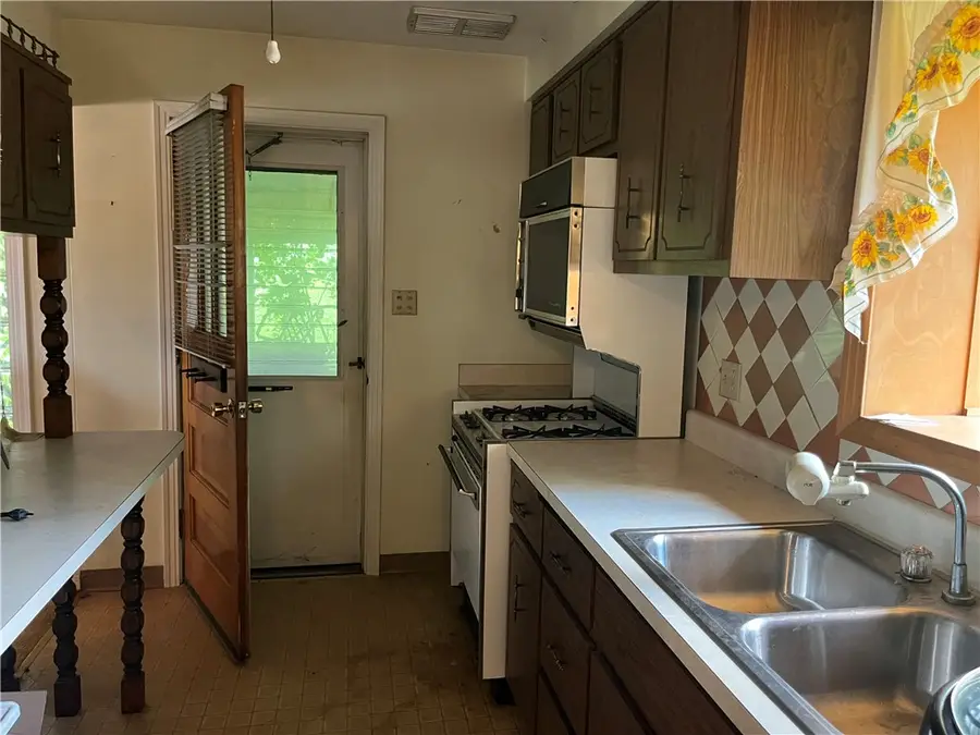2203 Lindalan Drive, McKeesport, PA 15135 - #3