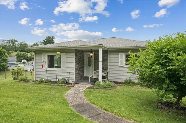 11 Angott Rd, Washington, PA 15301