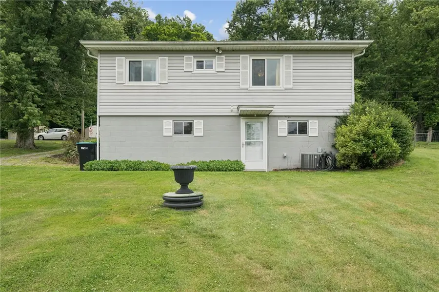 11 Angott Rd, Washington, PA 15301 - #2