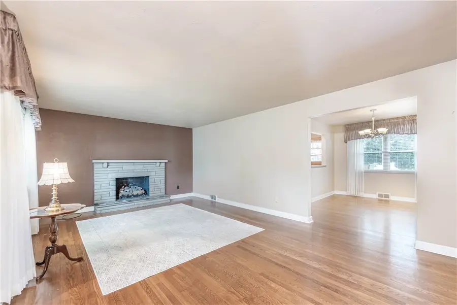 979 Crest Lane, Carnegie, PA 15106 - #3
