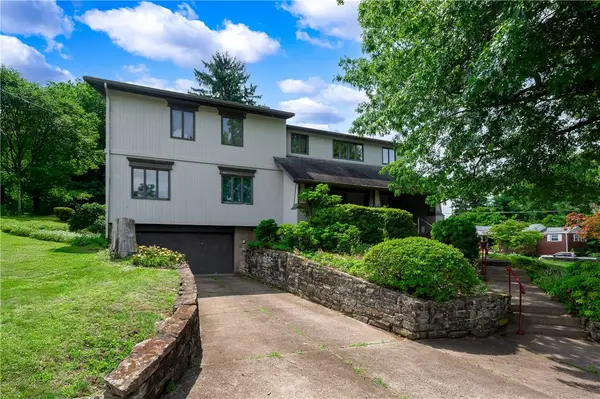 221 Sunset Dr., Pittsburgh, PA 15235