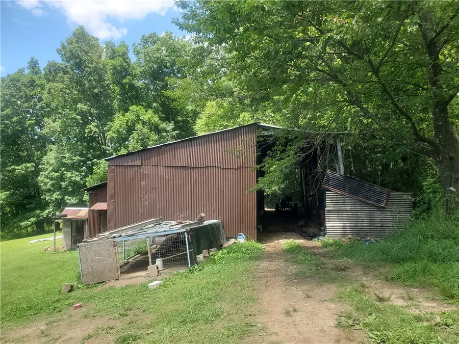 1529 Garretts Run Rd, Ford City, PA 16226 - #2