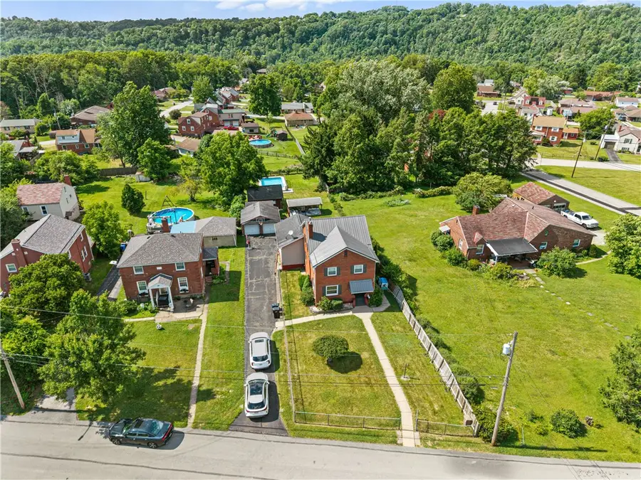 1206 Dalewood Dr, McKeesport, PA 15135 - #2