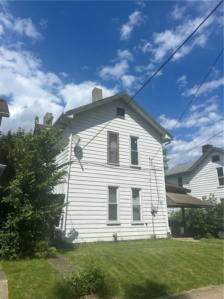 857 6th Ave, Coraopolis, PA 15108 - #1