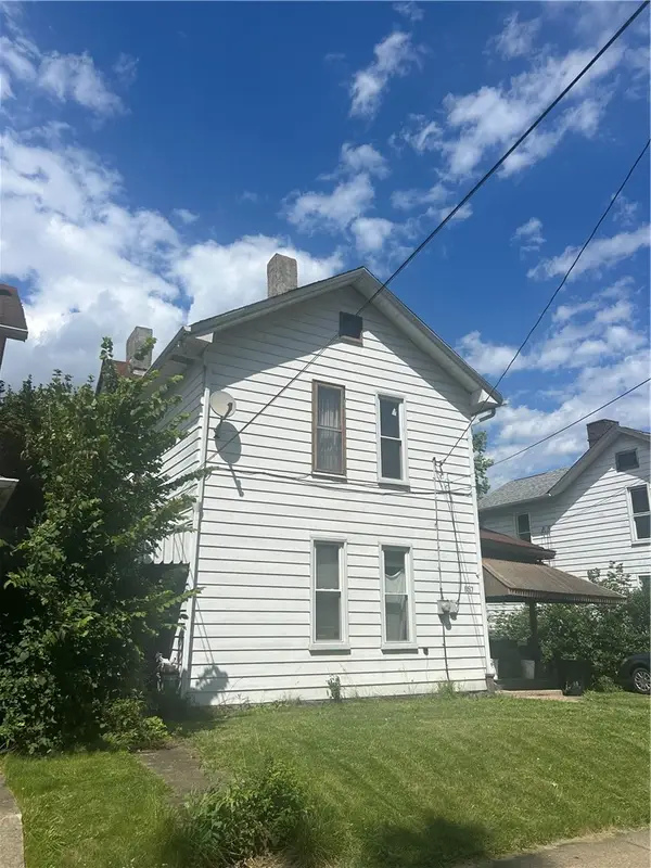 857 6th Ave, Coraopolis, PA 15108