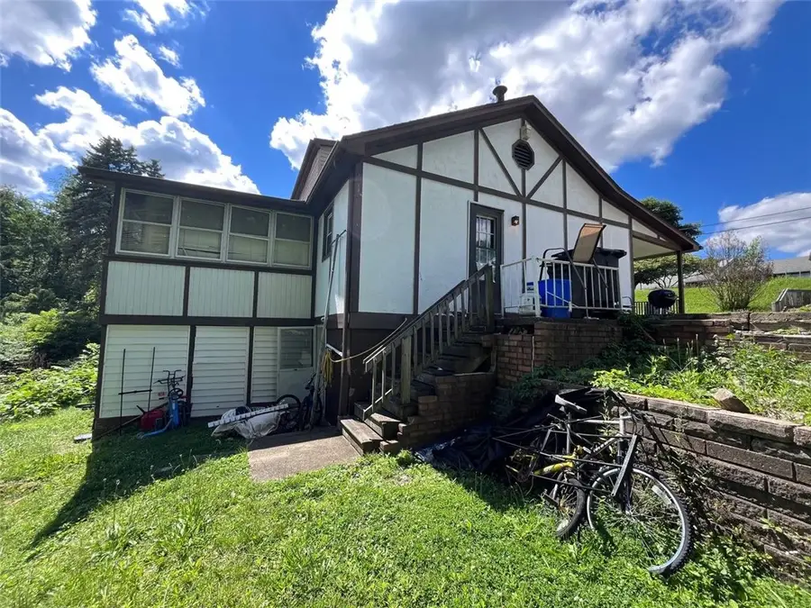 3128 Ridge Ave, Aliquippa, PA 15001 - #3