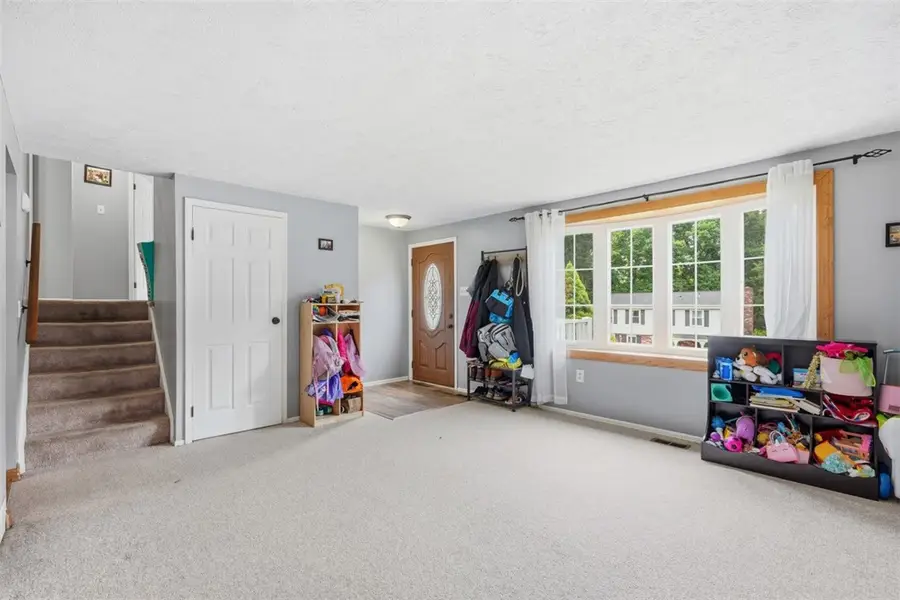 219 Maple Dr, Beaver, PA 15009 - #2