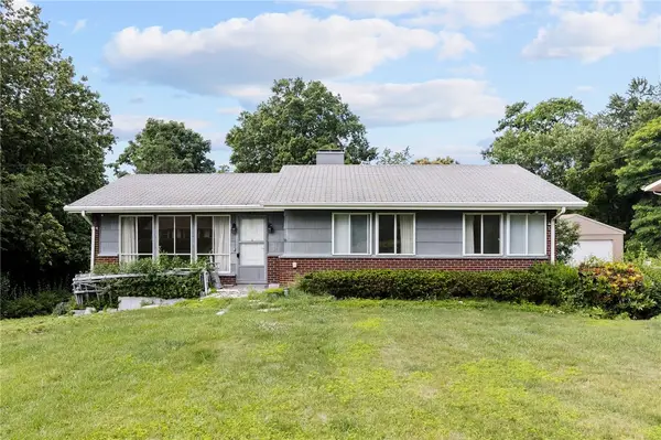 3003 Nottinghill Dr, Coraopolis, PA 15108