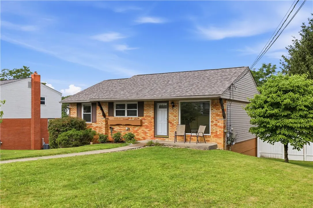 113 Lycoming Dr, Coraopolis, PA 15108 - #1