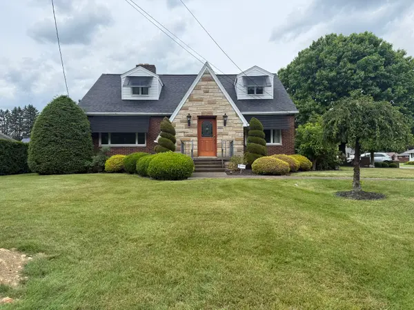 102 W Fairmont Avenue, New Castle, PA 16105