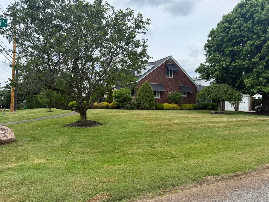 102 W Fairmont Avenue, New Castle, PA 16105 - #3