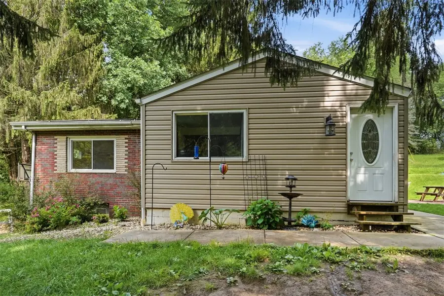 114 Hartzell Rd, Zelienople, PA 16063 - #2