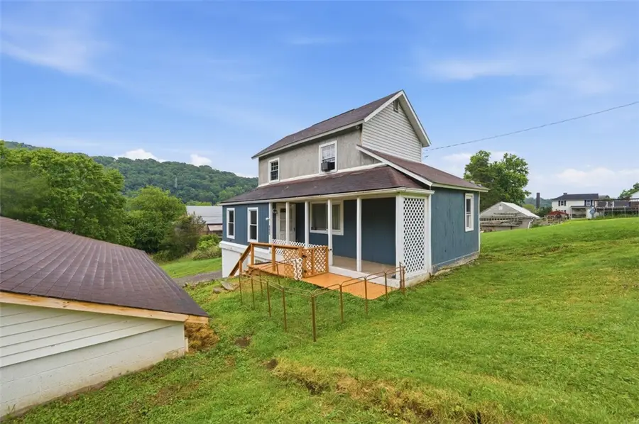 220 2nd St, Leechburg, PA 15656 - #2