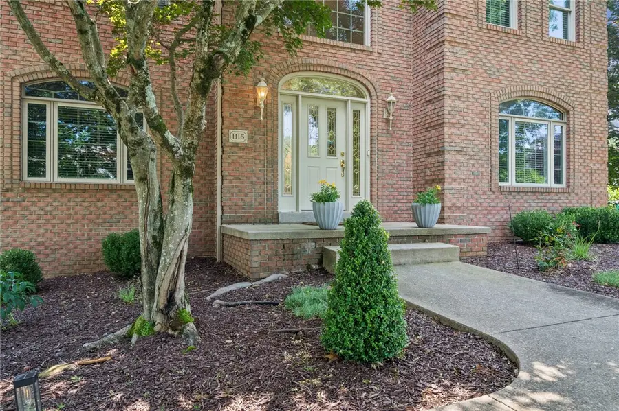1115 Chaucer Dr, Greensburg, PA 15601 - #2