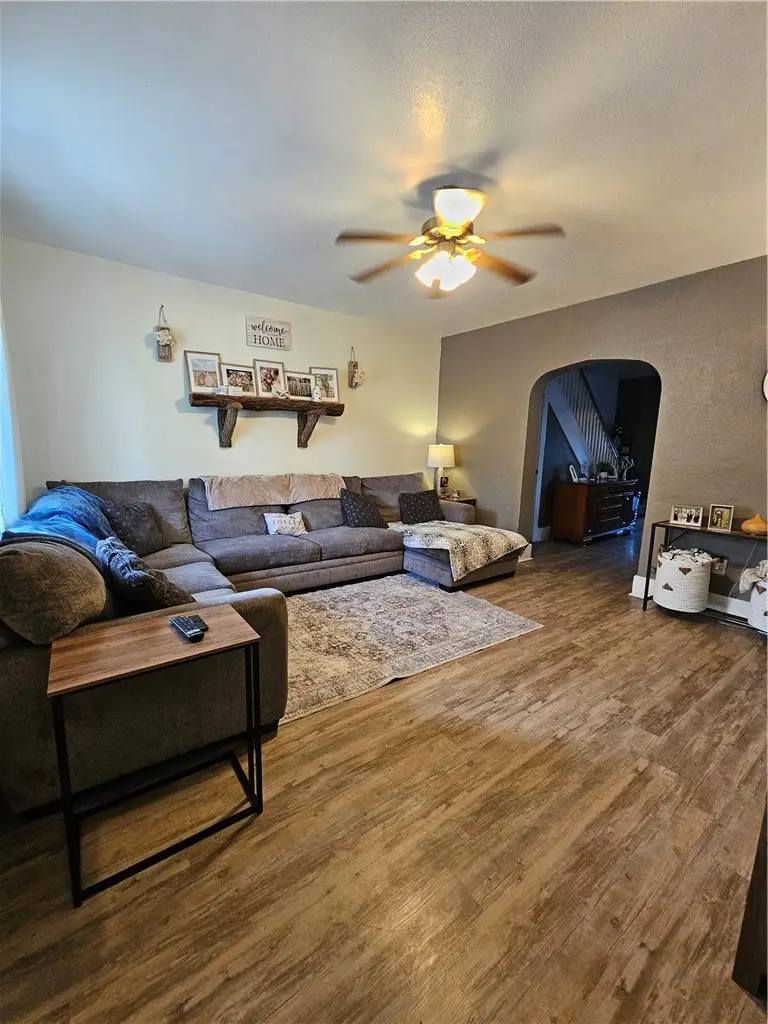 1113 Cleveland Ave, Brackenridge, PA 15014 - #2