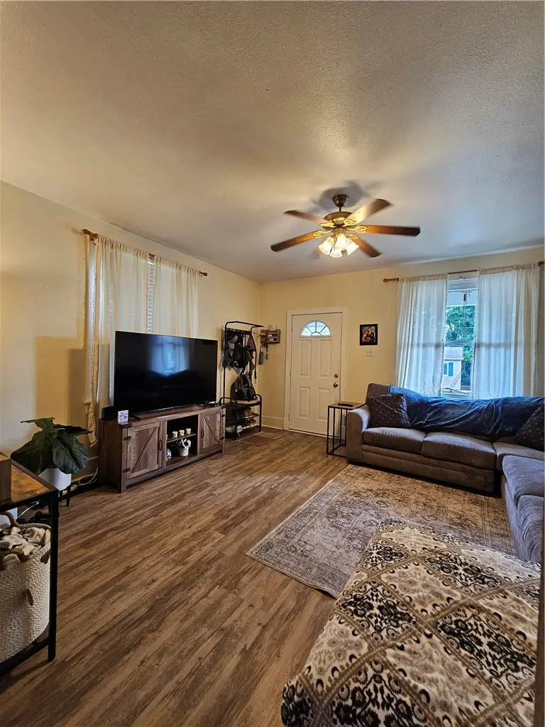1113 Cleveland Ave, Brackenridge, PA 15014 - #3