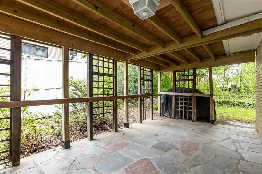 1105 Greentree Rd, Pittsburgh, PA 15220 - #3