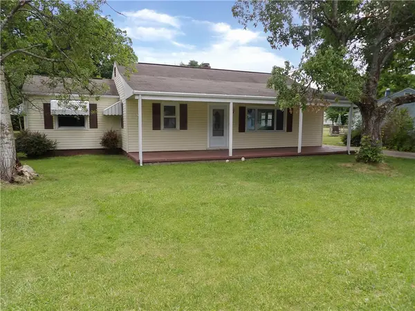 1009 Arlington Dr, Greenville, PA 16125