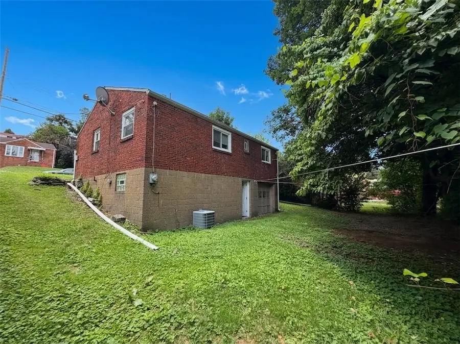 121 Glencoe Drive, West Mifflin, PA 15122 - #3