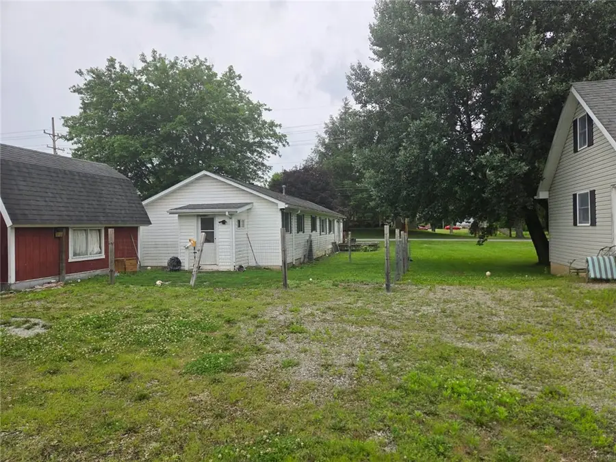 426 N Walnut St, Ligonier, PA 15658 - #2