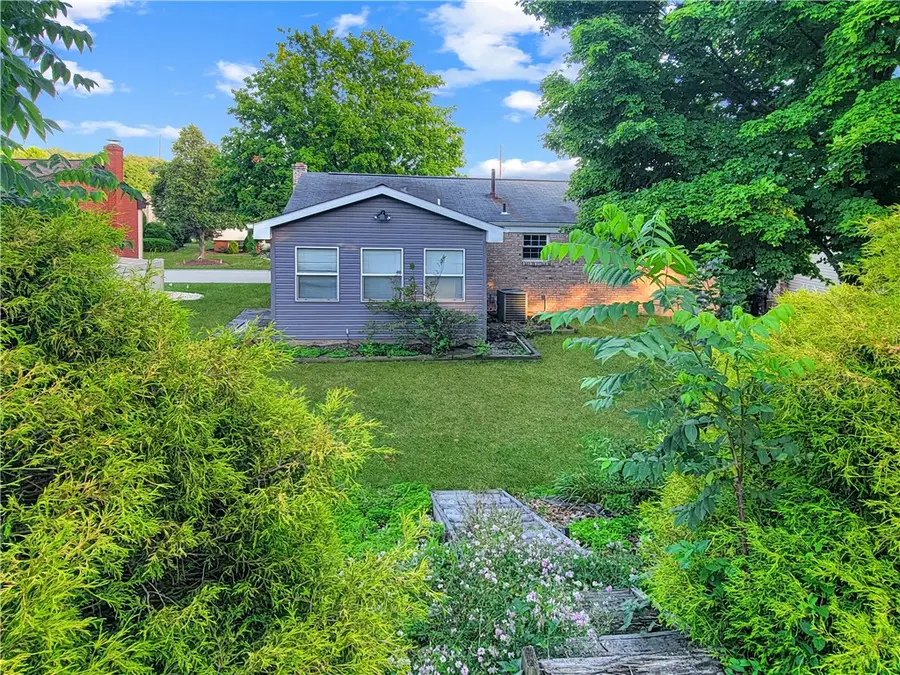 4011 Firethorn Dr, Kennedy, PA 15136 - #3