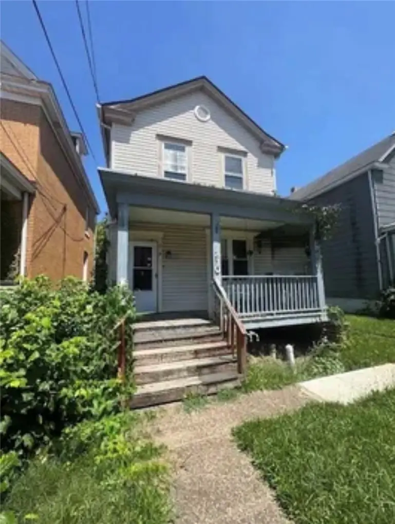 810 Woodward Ave, Stowe, PA 15136 - #1