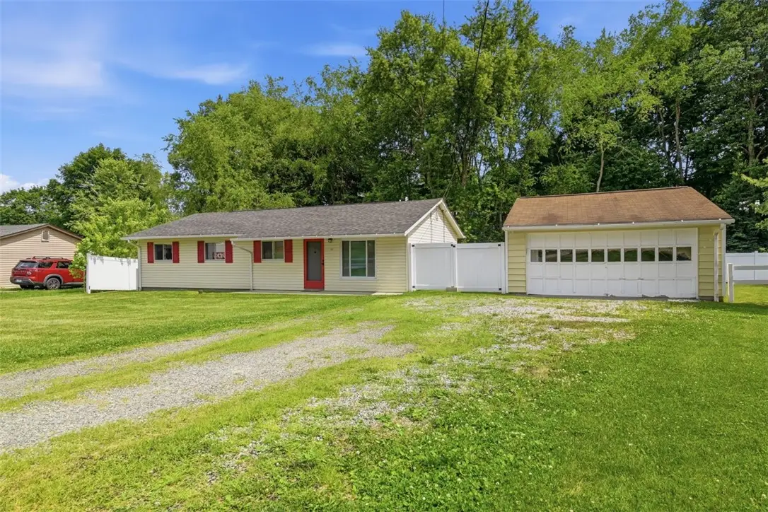 225 Sandalwood Dr, Cranberry, PA 16066 - #1