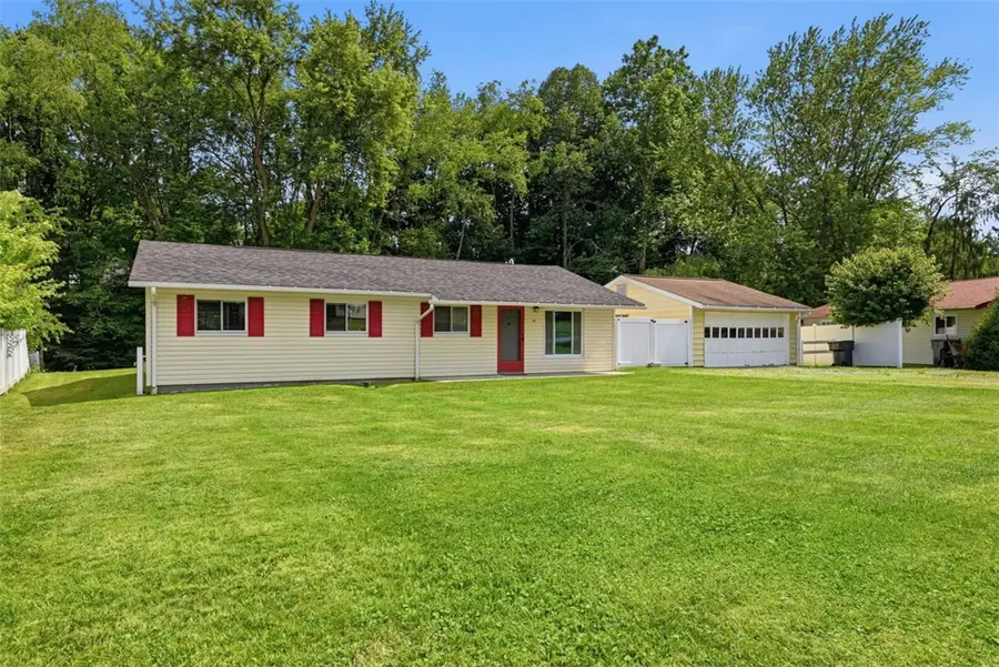 225 Sandalwood Dr, Cranberry, PA 16066 - #2