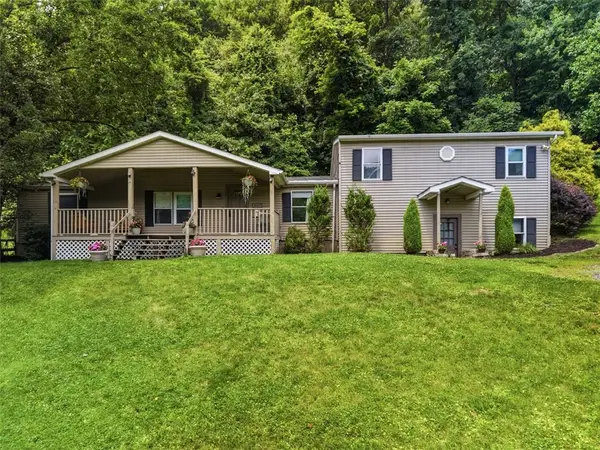 8517 Wittmer Rd, Pittsburgh, PA 15237
