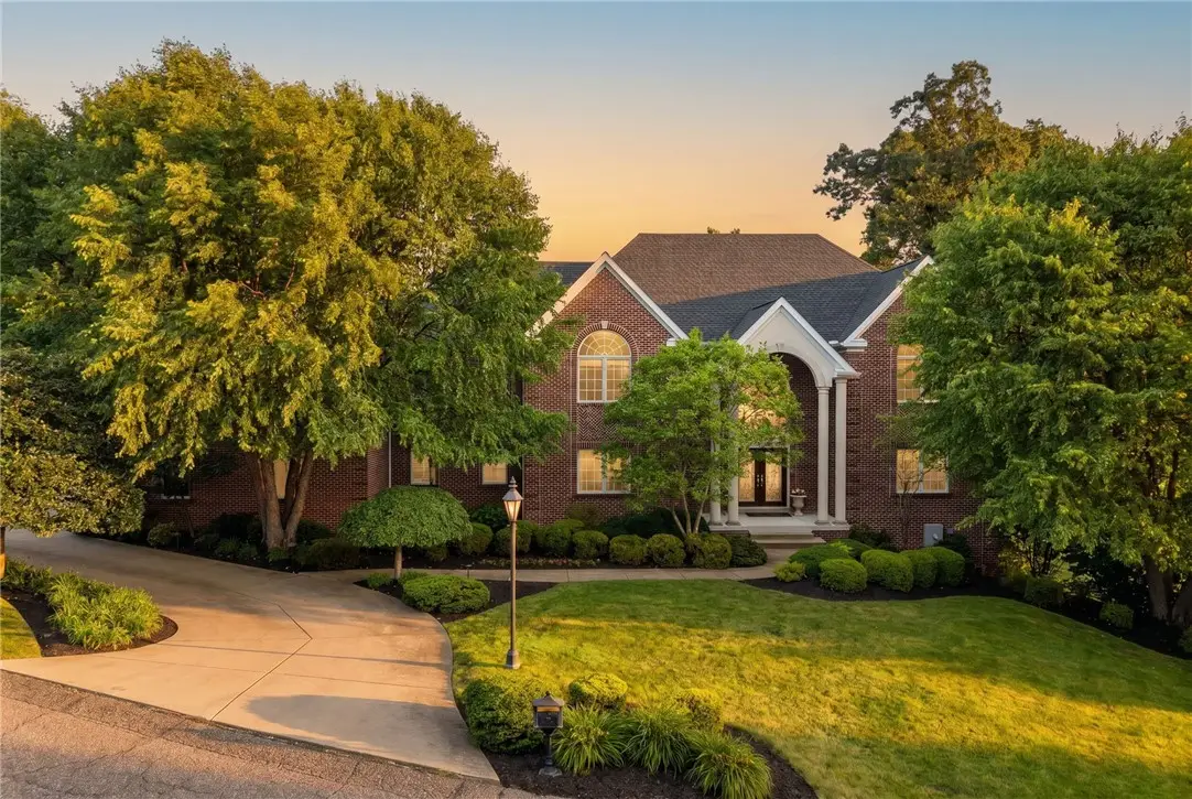 7000 Pinehurst Dr, Presto, PA 15142 - #1
