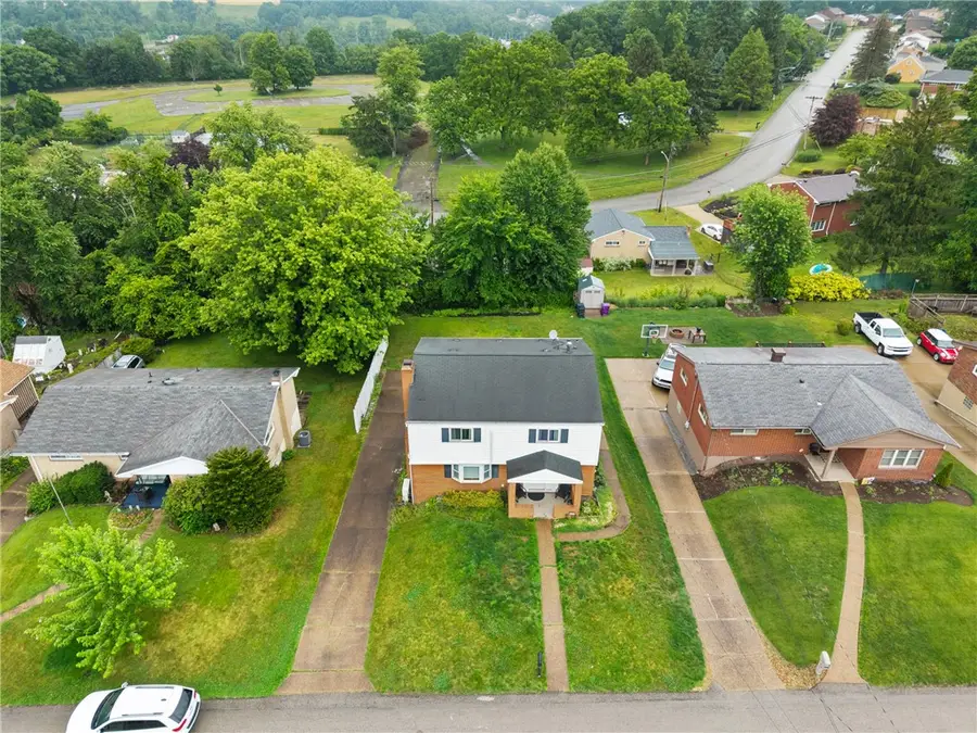 611 Pikeview Dr, Pittsburgh, PA 15239 - #2