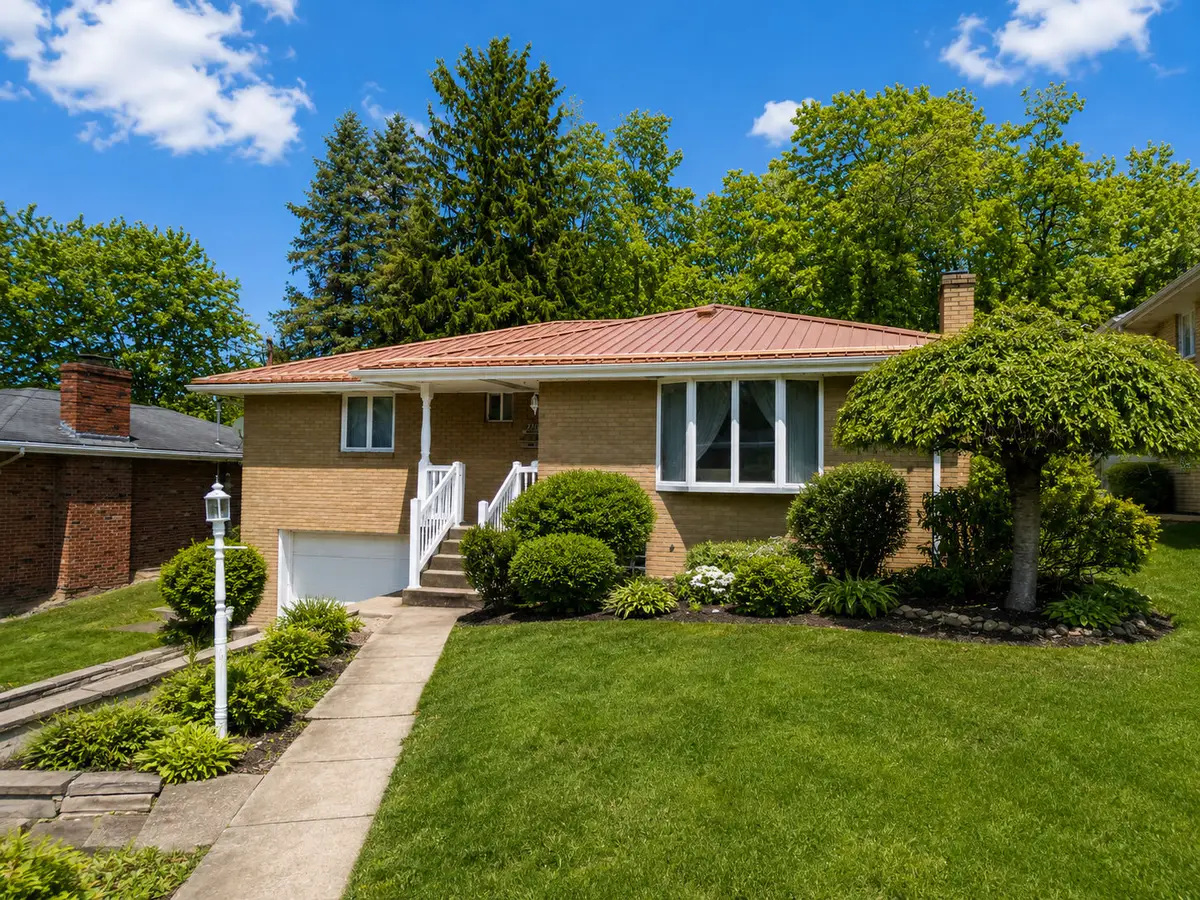 719 Locust St, Greensburg, PA 15601 - #1