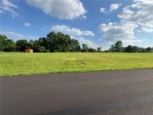 Lot 21 Tradewind Dr, New Castle, PA 16102