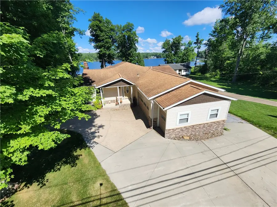 228 Latonka Dr, Lake Latonka, PA 16137 - #3