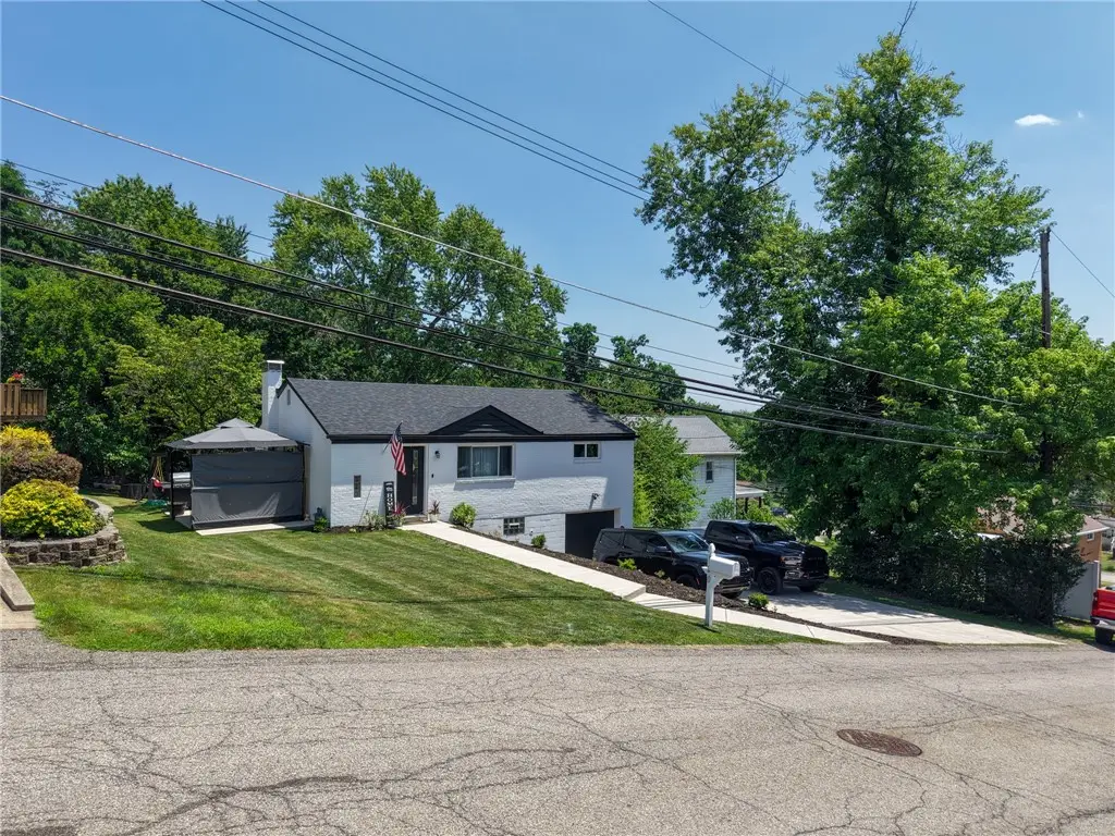 120 Elmwood Dr, Glenshaw, PA 15116 - #1
