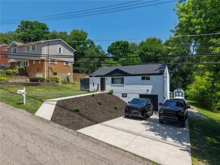120 Elmwood Dr, Glenshaw, PA 15116 - #2