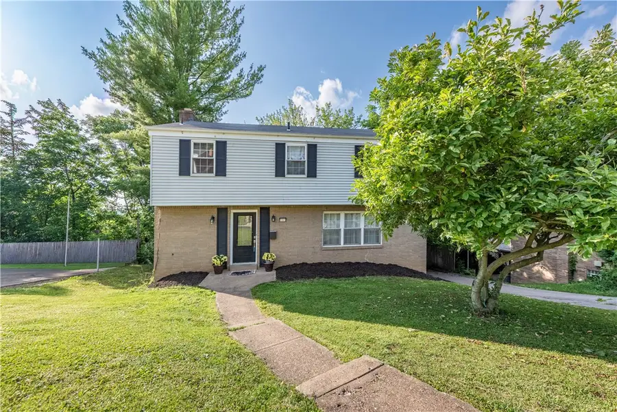 1361 Pesavento Dr, Bridgeville, PA 15017 - #2