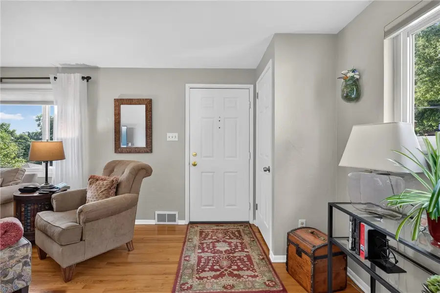265 Oaklyn Rd., Bethel Park, PA 15102 - #3