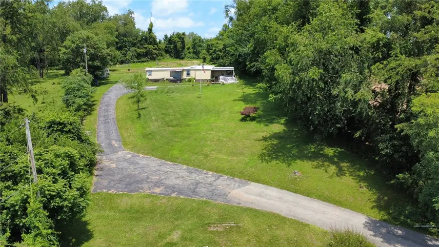 1238 Pinewood Rd, Irwin, PA 15642 - #2