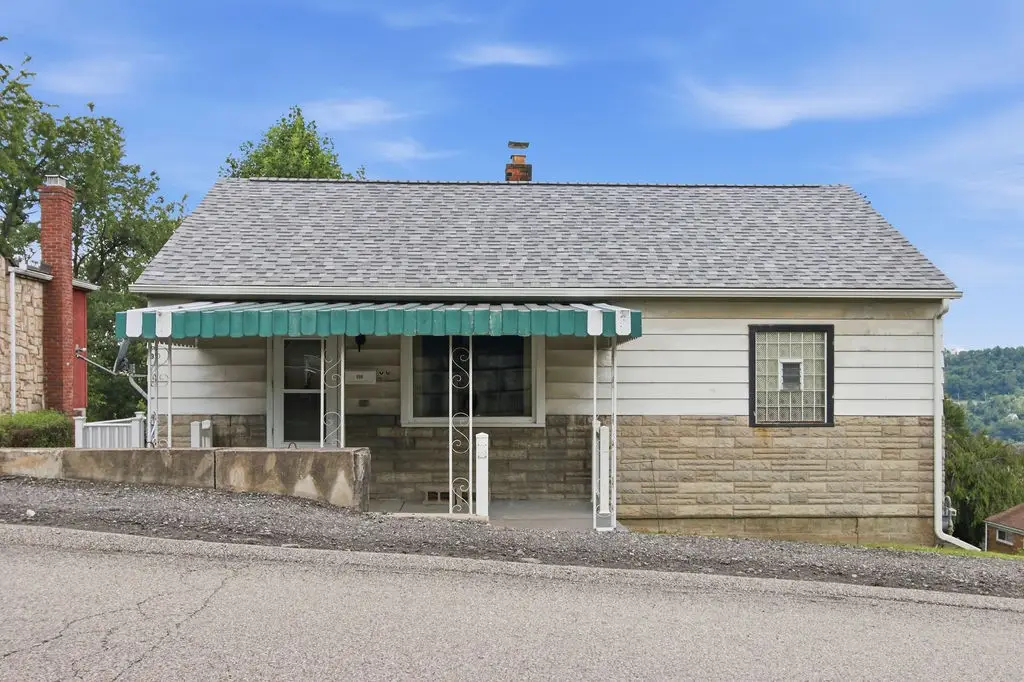 908 Upston St, McKeesport, PA 15133 - #1