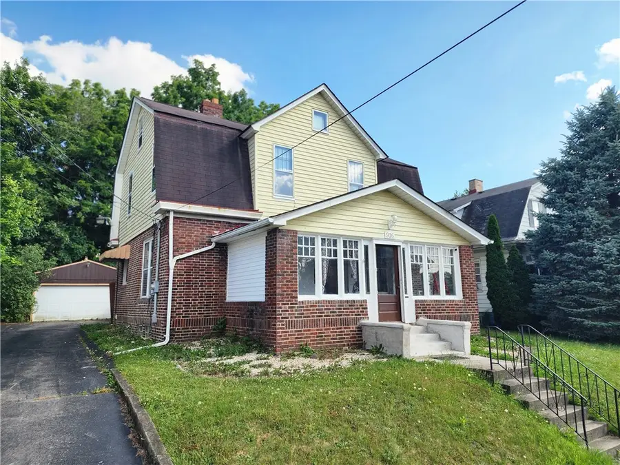 916 Harrison St, New Castle, PA 16101 - #2