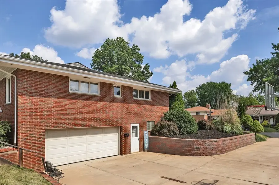 4790 Frich Dr, Pittsburgh, PA 15227 - #2
