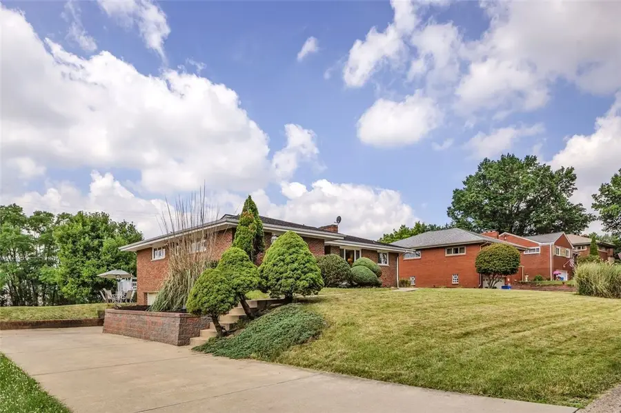 4790 Frich Dr, Pittsburgh, PA 15227 - #3