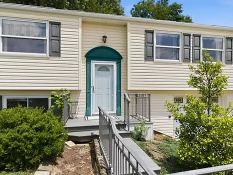 1025 Edward St, North Versailles, PA 15137 - #2