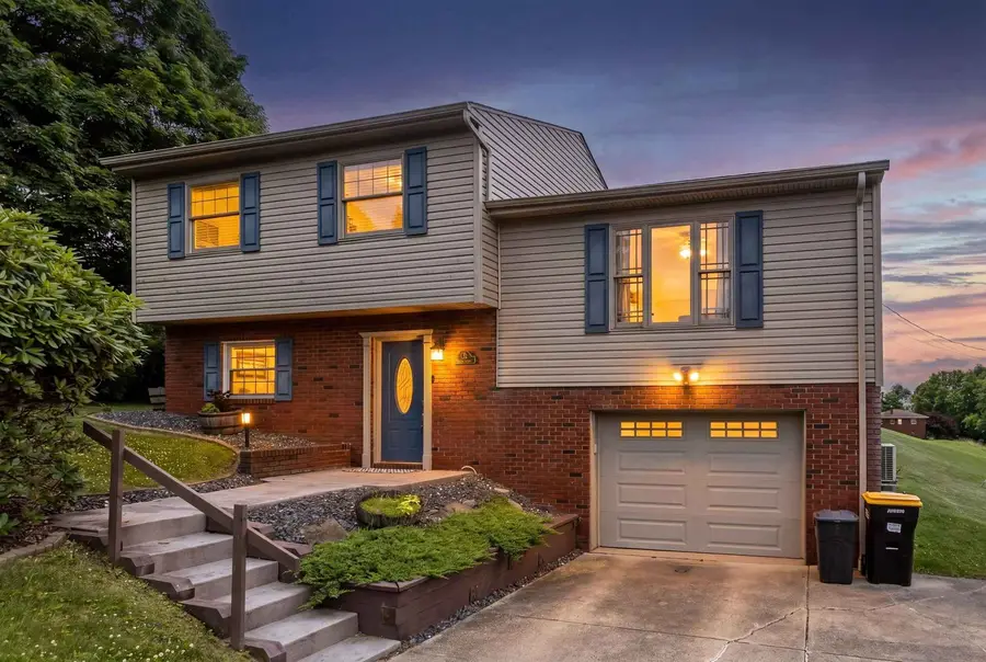40 Linden Rd, Canonsburg, PA 15317 - #2